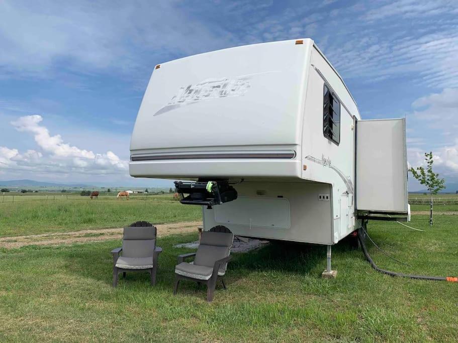 Mission Mountain Camper Apartman Saint Ignatius Kültér fotó